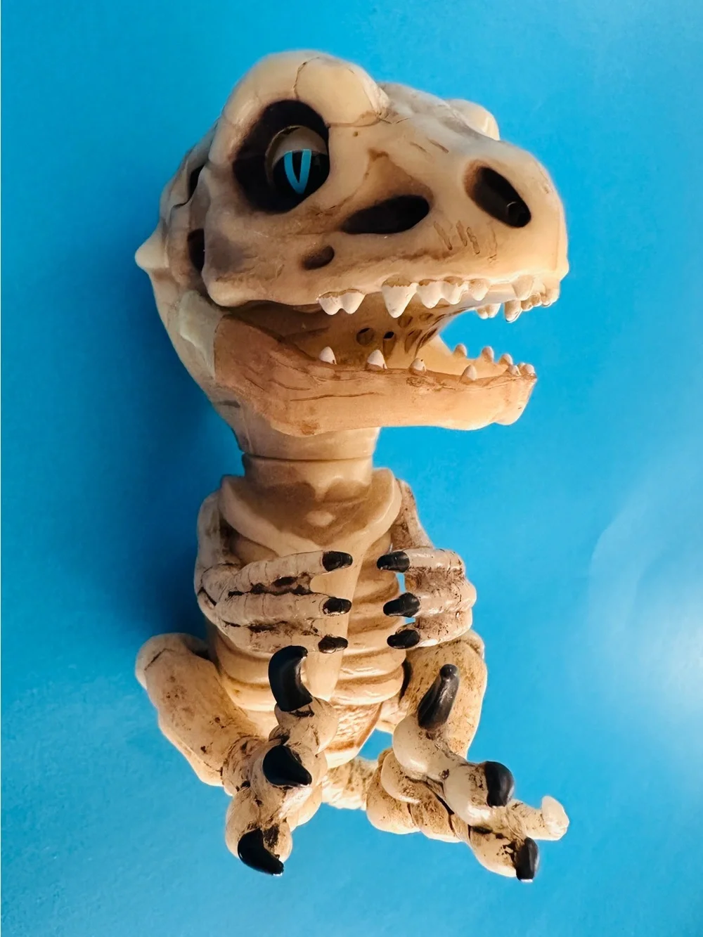 WOWWEE Fingerlings Untamed Skeleton T-Rex Raptor In The Gloom Interactive Toy 6”